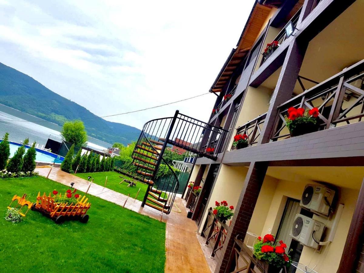 Mustaciosul Dunarii Ieşelniţa Exterior foto