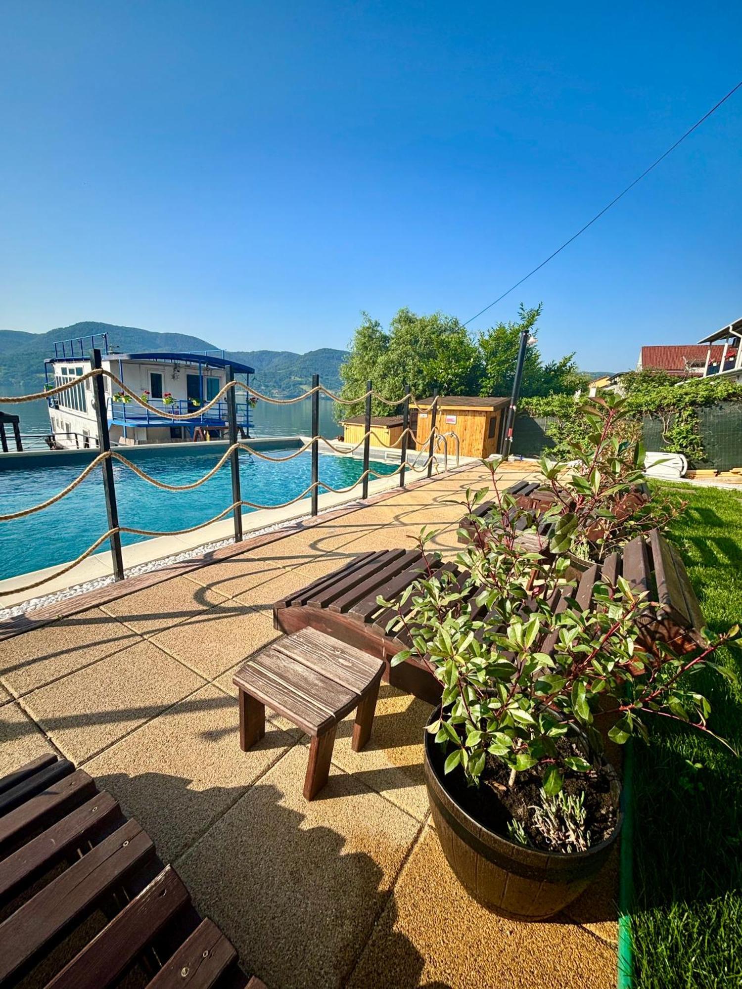 Mustaciosul Dunarii Ieşelniţa Exterior foto